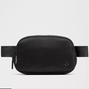 LuluLemon Everywhere Belt Bag Knit Mesh